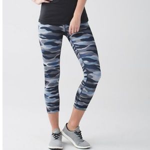 Lululemon Blue Camouflage Wunder Under Leggings